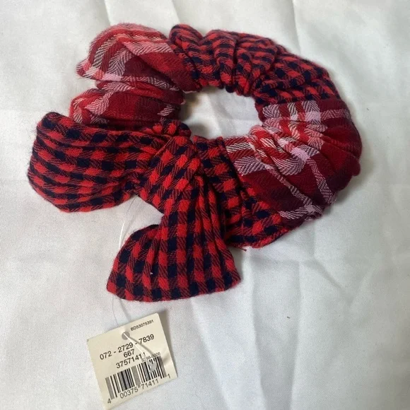 💚 FREE with Purchase 💚  NWTs aerie | Red Buffalo plaid large scrunchie - Picture 2 of 3